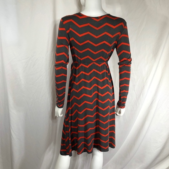 More of Me Maternity Long Sleeve Chevron Dress - Picture 4 of 7
